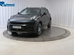Svart (svart metallic) Begagnad 2023 Lynk & Co 01 SUV | 309 800 kr (Marknadspris)