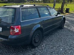 Grå Begagnad 2002 VW Passat Kombi | 11 999 kr