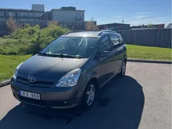 Grå Begagnad 2006 Toyota Corolla Verso Minibuss | 64 900 kr (Marknadspris)