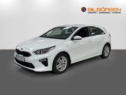 Vit Begagnad 2018 Kia Ceed Halvkombi | 159 900 kr (Lite dyr)