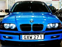 Blå Begagnad 1999 BMW 328 Sedan | 32 500 kr