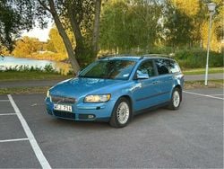 Blå Begagnad 2005 Volvo V50 Kinetic Kombi | 25 000 kr (Marknadspris)