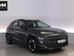 Svart Begagnad 2023 Hyundai Kona Essential SUV | 359 900 kr (Superpris)