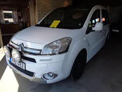 Vit Begagnad 2014 Citroën Berlingo Minibuss | 105 000 kr (Lite dyr)