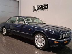 Mörkblå Begagnad 1998 Jaguar XJ Sedan | 134 900 kr
