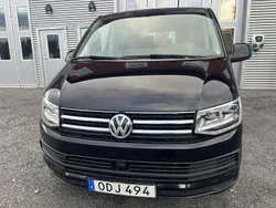 Svart Begagnad 2017 VW Multivan Comfortline Minibuss | 220 000 kr (Dyr)