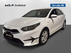 Vit Begagnad 2021 Kia Ceed Halvkombi | 179 900 kr (Marknadspris)
