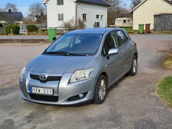 Grå Begagnad 2008 Toyota Auris Halvkombi | 17 000 kr (Marknadspris)