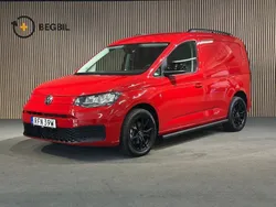 Röd Begagnad 2024 VW Caddy Minibuss | 348 750 kr (Marknadspris)