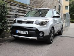 Grå Begagnad 2017 Kia Soul SUV | 145 000 kr (Marknadspris)