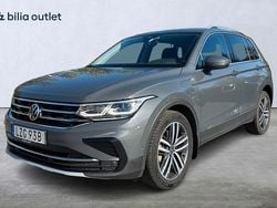 Grå Begagnad 2021 VW Tiguan Elegance SUV | 229 900 kr (Bra pris)