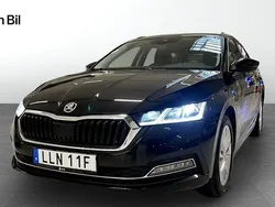 Blå Begagnad 2023 Skoda Octavia Style Kombi | 344 900 kr (Marknadspris)