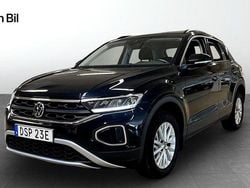Svart Begagnad 2022 VW T-Roc Life SUV | 229 900 kr (Marknadspris)