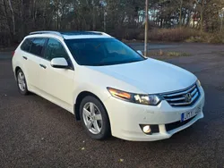 Vit Begagnad 2009 Honda Accord Executive Kombi | 45 900 kr (Marknadspris)
