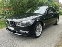 Svart (safirsvart metallic) Begagnad 2016 BMW 320 Gran Turismo Luxury Line Halvkombi | 250 000 kr (Marknadspris)