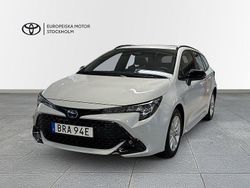 Grå Begagnad 2025 Toyota Corolla Active Kombi | 319 800 kr (Marknadspris)