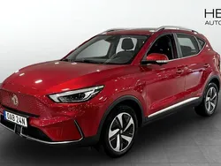 Röd (red) Begagnad 2022 MG ZS Luxury Sedan | 249 900 kr (Bra pris)