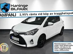 Vit Begagnad 2015 Toyota Yaris Halvkombi | 129 900 kr (Marknadspris)