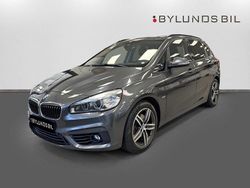 Grå Begagnad 2016 BMW 220 Active Tourer Sport Line Minibuss | 189 000 kr (Marknadspris)