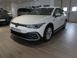 Vit Begagnad 2022 VW Golf Alltrack Kombi | 329 000 kr (Marknadspris)