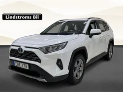 Vit Begagnad 2022 Toyota RAV4 Hybrid Active SUV | 379 900 kr (Marknadspris)