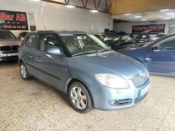 Ljusgrå Begagnad 2009 Skoda Fabia Halvkombi | 39 900 kr (Marknadspris)