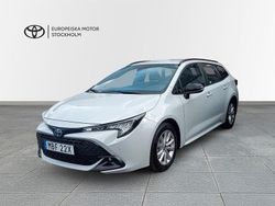 Grå Begagnad 2025 Toyota Corolla Active Kombi | 324 900 kr (Lite dyr)