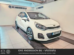 Vit Begagnad 2015 Kia Rio Halvkombi | 104 900 kr (Marknadspris)