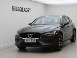 Mörkgrå Begagnad 2020 Volvo V60 CC Kombi | 274 800 kr (Marknadspris)