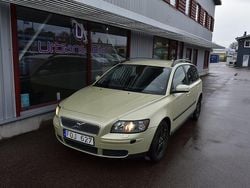 Ljusgrön Begagnad 2007 Volvo V50 Kinetic Kombi | 29 900 kr (Bra pris)