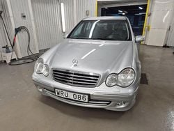 Silver Begagnad 2005 Mercedes C180 Avantgarde Sedan | 47 000 kr (Lite dyr)