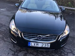 Svart Begagnad 2012 Volvo V60 Summum Kombi | 100 000 kr (Bra pris)