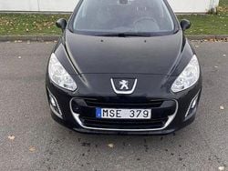 Svart Begagnad 2012 Peugeot 308 Kombi | 35 000 kr (Marknadspris)