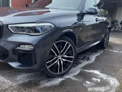 Grå Begagnad 2019 BMW X5 M Sport SUV | 650 000 kr (Marknadspris)
