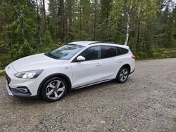 Vit Begagnad 2021 Ford Focus Kombi | 199 000 kr (Marknadspris)