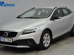 Silver (bright silver met) Begagnad 2018 Volvo V40 CC Kombi | 204 800 kr (Marknadspris)