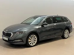 Grå Begagnad 2021 Skoda Octavia Style Kombi | 249 500 kr (Marknadspris)