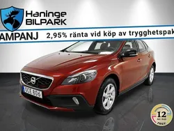 Röd Begagnad 2013 Volvo V40 CC Momentum Kombi | 149 900 kr (Marknadspris)