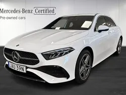 Vit Begagnad 2024 Mercedes A250 AMG line Halvkombi | 399 800 kr (Marknadspris)