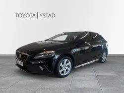 Svart Begagnad 2016 Volvo V40 CC Momentum Kombi | 129 000 kr (Marknadspris)