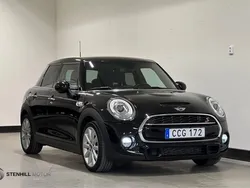 Svart (midnight black metallic) Begagnad 2018 Mini Cooper S Chili Halvkombi | 169 900 kr (Bra pris)
