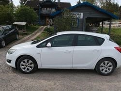Vit Begagnad 2015 Opel Astra Enjoy Halvkombi | 79 500 kr (Marknadspris)
