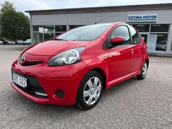 Röd Begagnad 2012 Toyota Aygo Halvkombi | 54 900 kr (Marknadspris)