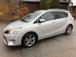 Silver Begagnad 2014 Toyota Verso Multidrive S Minibuss | 169 900 kr (Marknadspris)