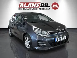 Grå Begagnad 2015 Kia Rio Halvkombi | 74 000 kr (Marknadspris)