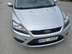 Grå Begagnad 2010 Ford Focus Titanium Halvkombi | 27 900 kr (Marknadspris)