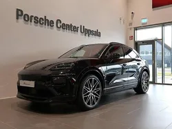Svart Ny 2024 Porsche Macan Turbo SUV | 1 414 680 kr