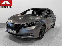 Grå (dark metal grey metallic) Begagnad 2023 Nissan Leaf N-Connecta Halvkombi | 299 900 kr (Dyr)