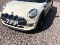 Vit Begagnad 2014 Mini One D Pepper Halvkombi | 60 000 kr