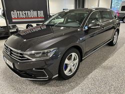 Gråmetallic metallic Begagnad 2021 VW Passat GTE Kombi | 238 000 kr (Marknadspris)